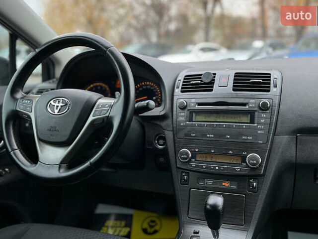 Серый Тойота Авенсис, объемом двигателя 1.99 л и пробегом 230 тыс. км за 9400 $, фото 15 на Automoto.ua