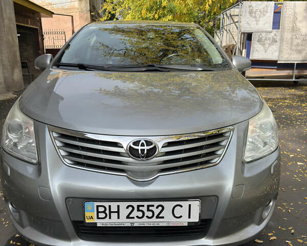 Серый Тойота Авенсис, объемом двигателя 2 л и пробегом 124 тыс. км за 10500 $, фото 4 на Automoto.ua