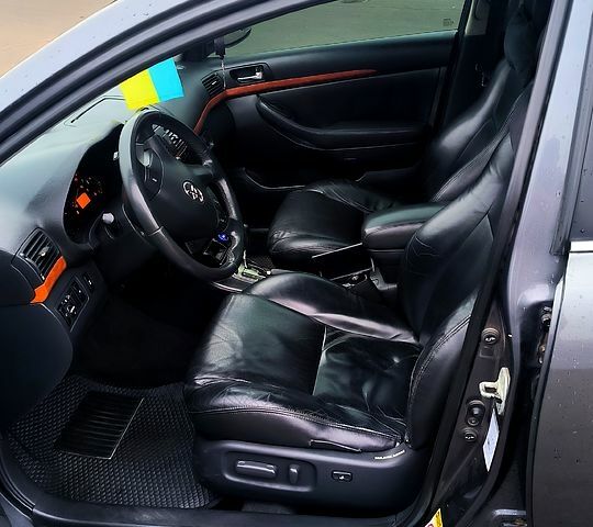 Серый Тойота Авенсис, объемом двигателя 2 л и пробегом 340 тыс. км за 10000 $, фото 11 на Automoto.ua