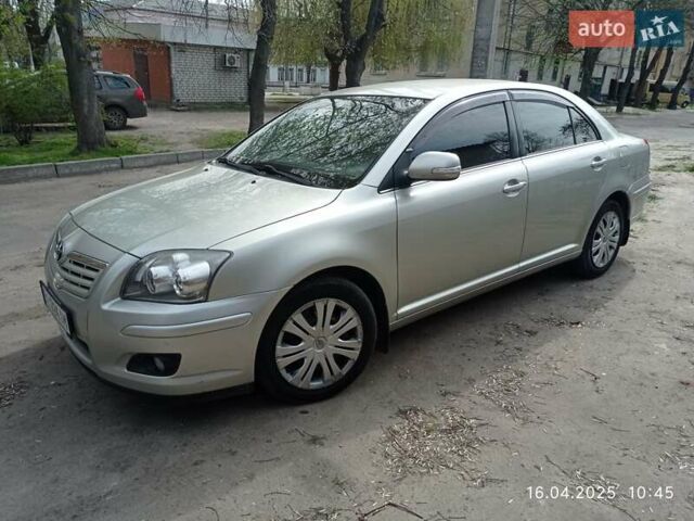 Серый Тойота Авенсис, объемом двигателя 1.8 л и пробегом 180 тыс. км за 7770 $, фото 2 на Automoto.ua