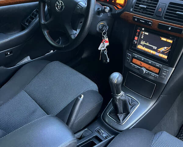 Сірий Тойота Авенсіс, об'ємом двигуна 1.79 л та пробігом 280 тис. км за 5300 $, фото 4 на Automoto.ua