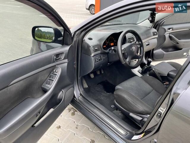 Серый Тойота Авенсис, объемом двигателя 1.8 л и пробегом 240 тыс. км за 6700 $, фото 10 на Automoto.ua
