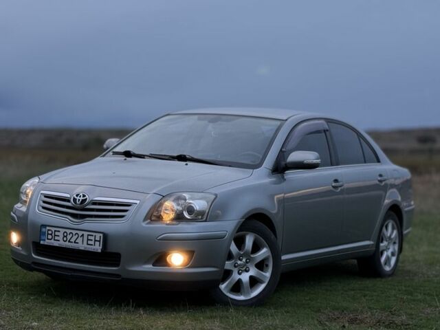 Серый Тойота Авенсис, объемом двигателя 2 л и пробегом 358 тыс. км за 7399 $, фото 4 на Automoto.ua