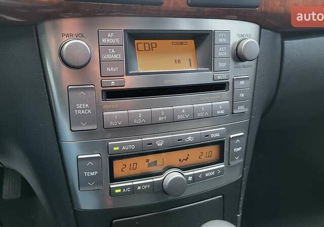 Серый Тойота Авенсис, объемом двигателя 2 л и пробегом 286 тыс. км за 7500 $, фото 6 на Automoto.ua