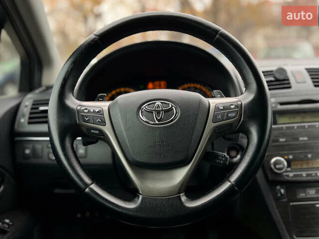 Серый Тойота Авенсис, объемом двигателя 1.99 л и пробегом 230 тыс. км за 9400 $, фото 7 на Automoto.ua