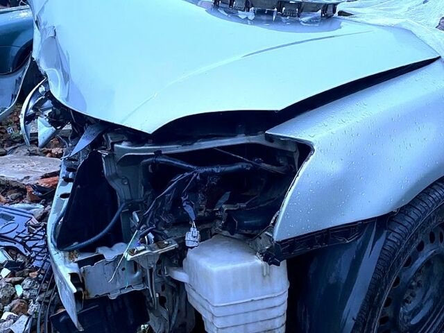 Серый Тойота Авенсис, объемом двигателя 1.8 л и пробегом 210 тыс. км за 2200 $, фото 8 на Automoto.ua