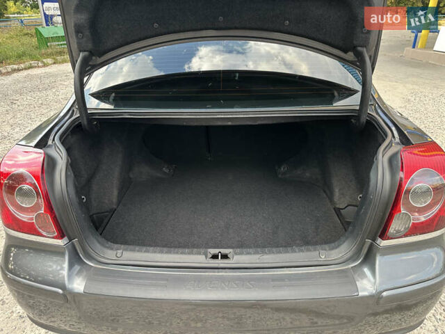 Серый Тойота Авенсис, объемом двигателя 2 л и пробегом 210 тыс. км за 6800 $, фото 19 на Automoto.ua