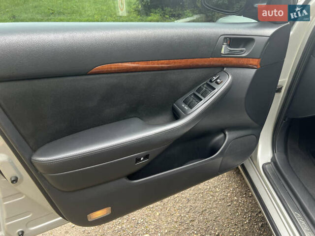 Серый Тойота Авенсис, объемом двигателя 1.8 л и пробегом 225 тыс. км за 7950 $, фото 28 на Automoto.ua