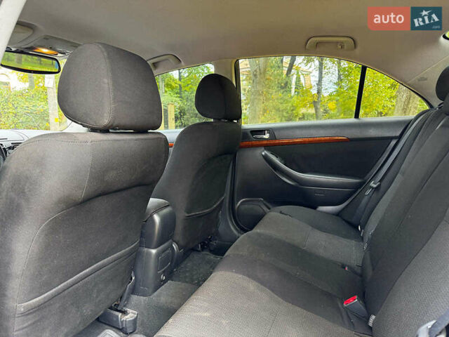 Серый Тойота Авенсис, объемом двигателя 2 л и пробегом 127 тыс. км за 7490 $, фото 17 на Automoto.ua