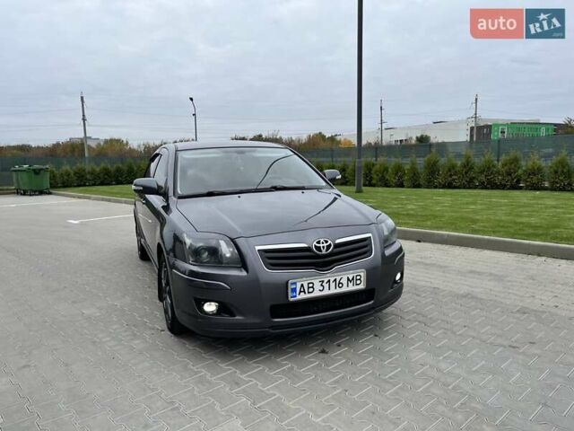 Серый Тойота Авенсис, объемом двигателя 1.8 л и пробегом 240 тыс. км за 6700 $, фото 1 на Automoto.ua
