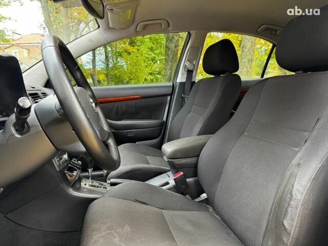 Серый Тойота Авенсис, объемом двигателя 2 л и пробегом 127 тыс. км за 7490 $, фото 14 на Automoto.ua