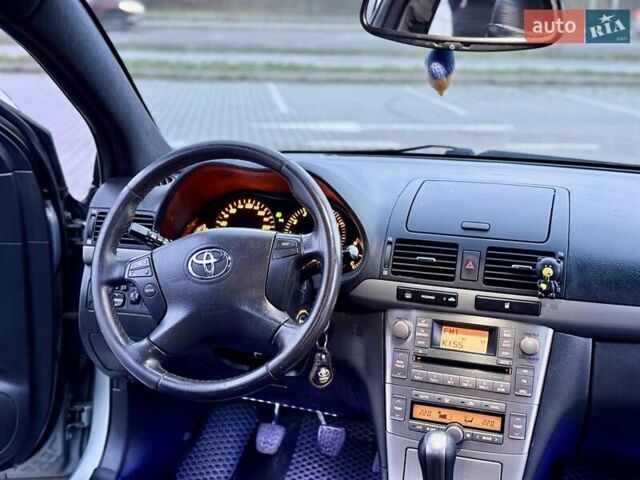 Серый Тойота Авенсис, объемом двигателя 1.6 л и пробегом 300 тыс. км за 5250 $, фото 14 на Automoto.ua