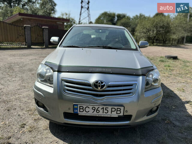 Серый Тойота Авенсис, объемом двигателя 1.79 л и пробегом 225 тыс. км за 7500 $, фото 2 на Automoto.ua