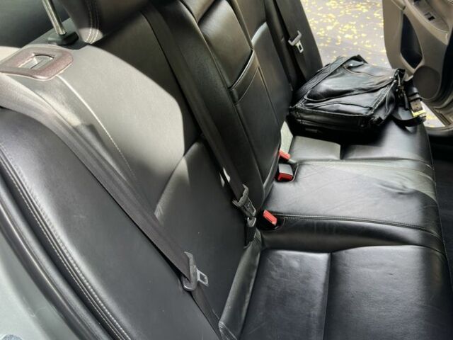 Серый Тойота Авенсис, объемом двигателя 2 л и пробегом 124 тыс. км за 10400 $, фото 10 на Automoto.ua