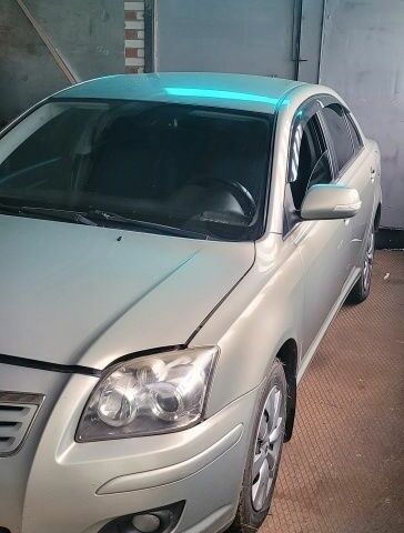 Серый Тойота Авенсис, объемом двигателя 0 л и пробегом 205 тыс. км за 7100 $, фото 2 на Automoto.ua
