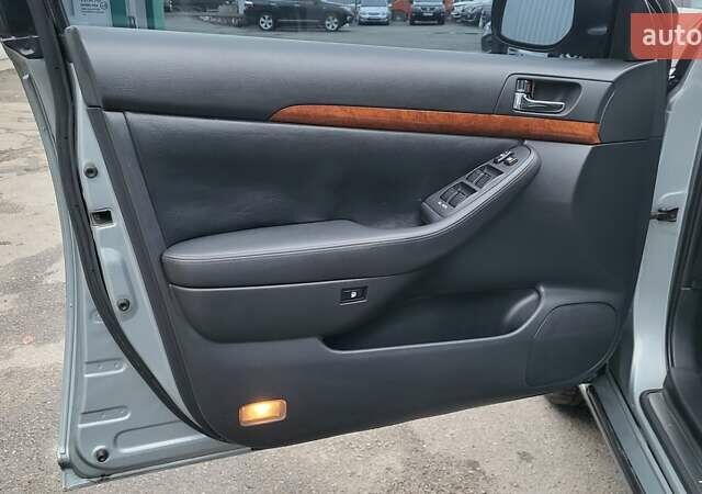 Серый Тойота Авенсис, объемом двигателя 2 л и пробегом 286 тыс. км за 7500 $, фото 25 на Automoto.ua