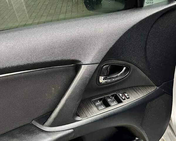 Серый Тойота Авенсис, объемом двигателя 1.99 л и пробегом 243 тыс. км за 7900 $, фото 7 на Automoto.ua