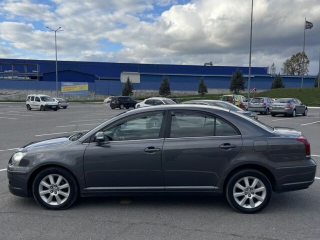 Серый Тойота Авенсис, объемом двигателя 1.8 л и пробегом 206 тыс. км за 5999 $, фото 1 на Automoto.ua