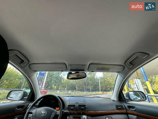 Серый Тойота Авенсис, объемом двигателя 2 л и пробегом 210 тыс. км за 6800 $, фото 16 на Automoto.ua