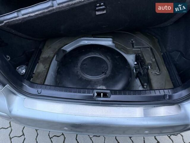 Серый Тойота Авенсис, объемом двигателя 1.6 л и пробегом 300 тыс. км за 5250 $, фото 34 на Automoto.ua