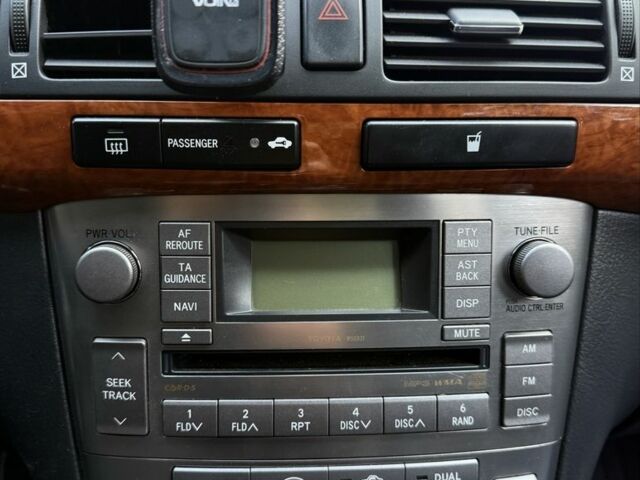 Серый Тойота Авенсис, объемом двигателя 1.8 л и пробегом 258 тыс. км за 6850 $, фото 6 на Automoto.ua