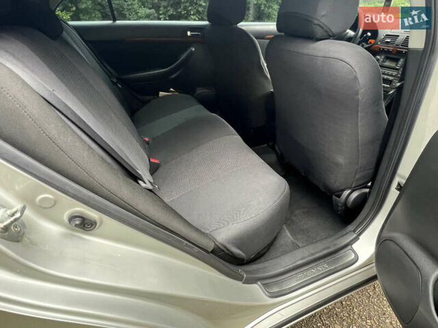 Серый Тойота Авенсис, объемом двигателя 1.8 л и пробегом 225 тыс. км за 7950 $, фото 36 на Automoto.ua