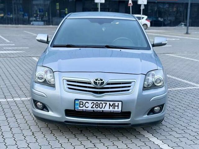 Серый Тойота Авенсис, объемом двигателя 1.6 л и пробегом 300 тыс. км за 5250 $, фото 3 на Automoto.ua