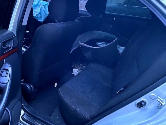 Серый Тойота Авенсис, объемом двигателя 1.8 л и пробегом 210 тыс. км за 2200 $, фото 12 на Automoto.ua