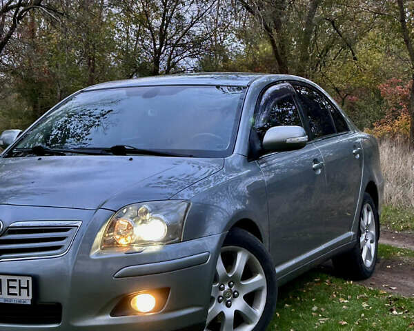 Серый Тойота Авенсис, объемом двигателя 2 л и пробегом 358 тыс. км за 7399 $, фото 1 на Automoto.ua