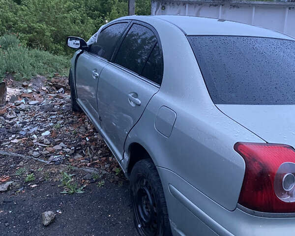 Серый Тойота Авенсис, объемом двигателя 1.8 л и пробегом 210 тыс. км за 1900 $, фото 10 на Automoto.ua