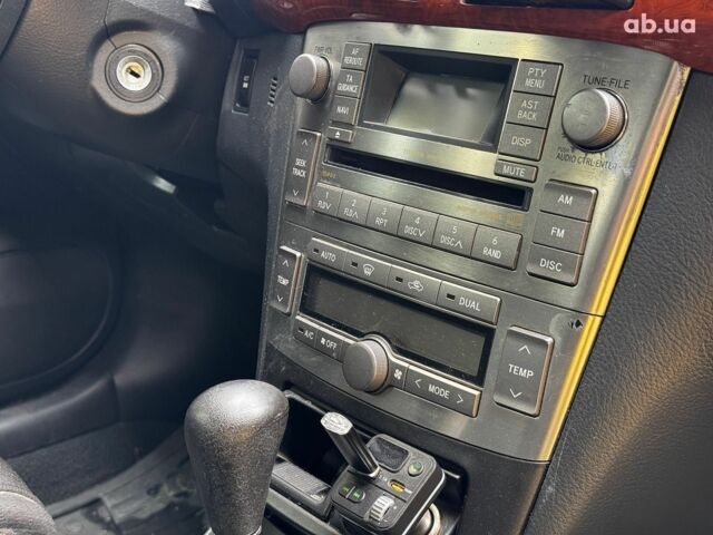 Серый Тойота Авенсис, объемом двигателя 2 л и пробегом 127 тыс. км за 7490 $, фото 25 на Automoto.ua