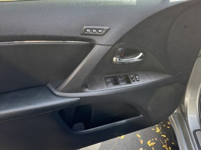 Серый Тойота Авенсис, объемом двигателя 2 л и пробегом 124 тыс. км за 10400 $, фото 4 на Automoto.ua