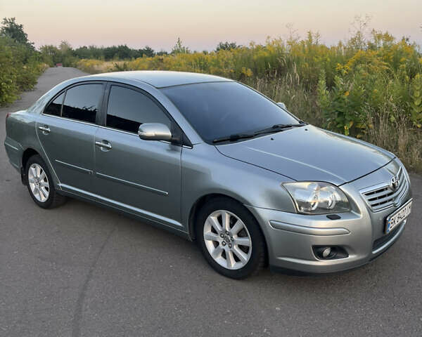 Сірий Тойота Авенсіс, об'ємом двигуна 1.79 л та пробігом 280 тис. км за 5300 $, фото 1 на Automoto.ua