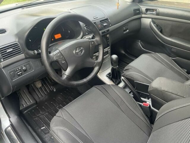 Серый Тойота Авенсис, объемом двигателя 1.8 л и пробегом 181 тыс. км за 6800 $, фото 8 на Automoto.ua