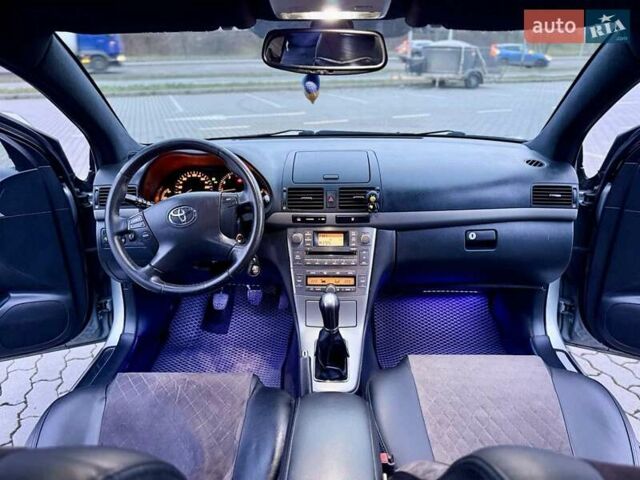 Серый Тойота Авенсис, объемом двигателя 1.6 л и пробегом 300 тыс. км за 5250 $, фото 15 на Automoto.ua