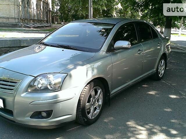 Сірий Тойота Авенсіс, об'ємом двигуна 1.8 л та пробігом 200 тис. км за 7800 $, фото 13 на Automoto.ua