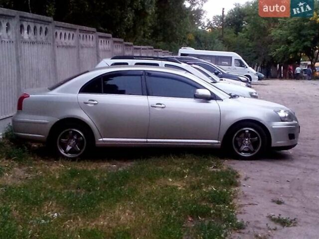 Серый Тойота Авенсис, объемом двигателя 1.8 л и пробегом 180 тыс. км за 6200 $, фото 2 на Automoto.ua