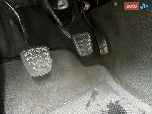 Серый Тойота Авенсис, объемом двигателя 1.8 л и пробегом 225 тыс. км за 7950 $, фото 49 на Automoto.ua