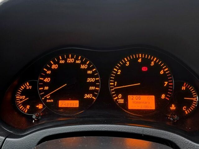 Сірий Тойота Авенсіс, об'ємом двигуна 1.8 л та пробігом 240 тис. км за 8000 $, фото 11 на Automoto.ua