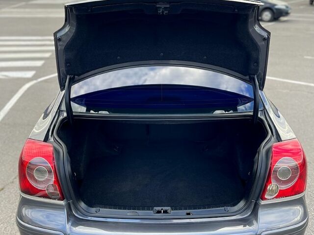 Сірий Тойота Авенсіс, об'ємом двигуна 1.8 л та пробігом 204 тис. км за 6650 $, фото 10 на Automoto.ua