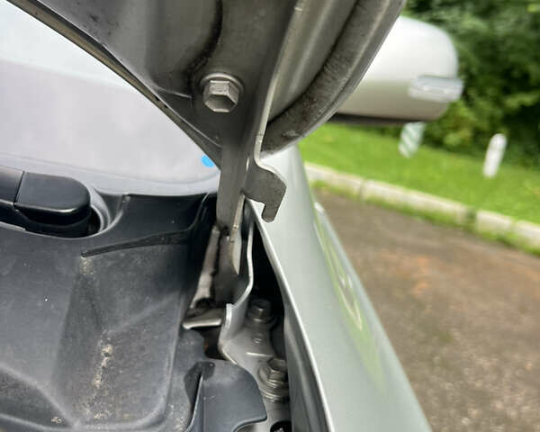 Серый Тойота Авенсис, объемом двигателя 1.8 л и пробегом 225 тыс. км за 7950 $, фото 46 на Automoto.ua