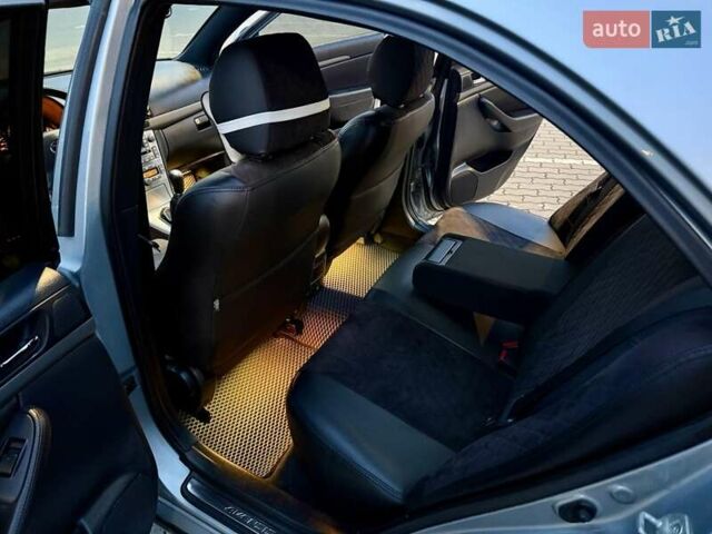 Серый Тойота Авенсис, объемом двигателя 1.6 л и пробегом 300 тыс. км за 5250 $, фото 24 на Automoto.ua