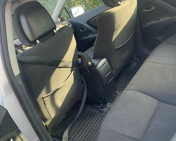 Серый Тойота Авенсис, объемом двигателя 1.8 л и пробегом 275 тыс. км за 7000 $, фото 10 на Automoto.ua