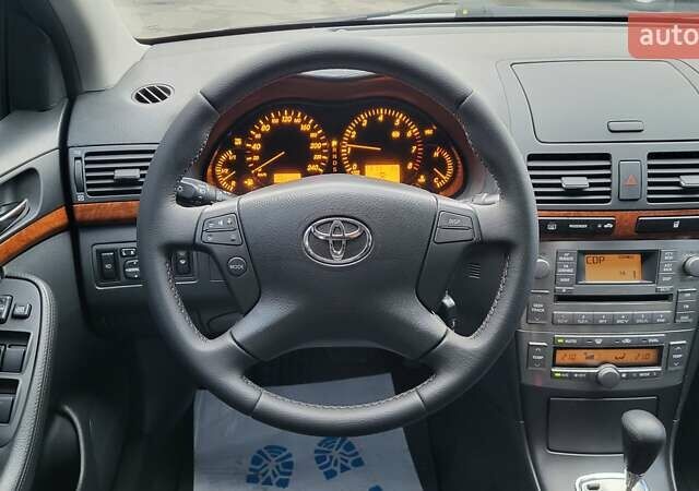 Серый Тойота Авенсис, объемом двигателя 2 л и пробегом 286 тыс. км за 7500 $, фото 1 на Automoto.ua