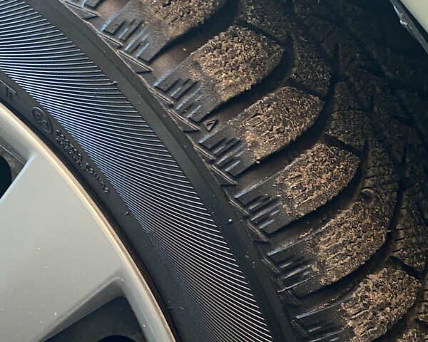 Сірий Тойота Авенсіс, об'ємом двигуна 1.79 л та пробігом 188 тис. км за 6500 $, фото 9 на Automoto.ua