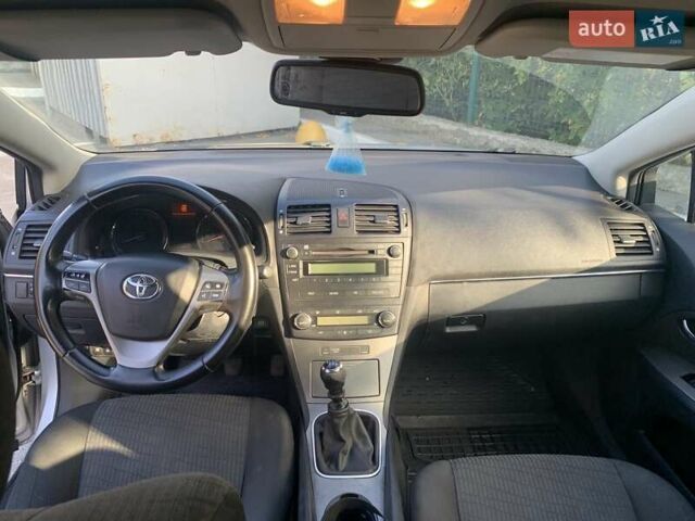 Серый Тойота Авенсис, объемом двигателя 1.8 л и пробегом 275 тыс. км за 7000 $, фото 7 на Automoto.ua