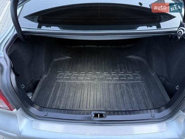 Серый Тойота Авенсис, объемом двигателя 1.6 л и пробегом 300 тыс. км за 5250 $, фото 33 на Automoto.ua