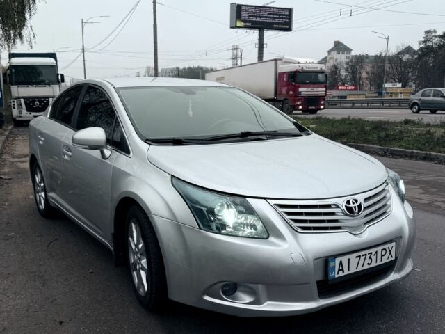 Серый Тойота Авенсис, объемом двигателя 2 л и пробегом 244 тыс. км за 6900 $, фото 2 на Automoto.ua