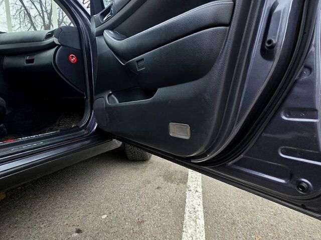 Серый Тойота Авенсис, объемом двигателя 1.8 л и пробегом 240 тыс. км за 8000 $, фото 12 на Automoto.ua