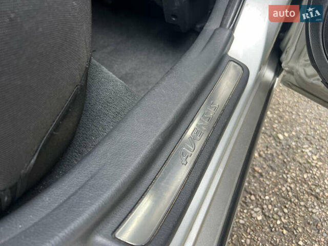 Серый Тойота Авенсис, объемом двигателя 1.8 л и пробегом 225 тыс. км за 7950 $, фото 66 на Automoto.ua